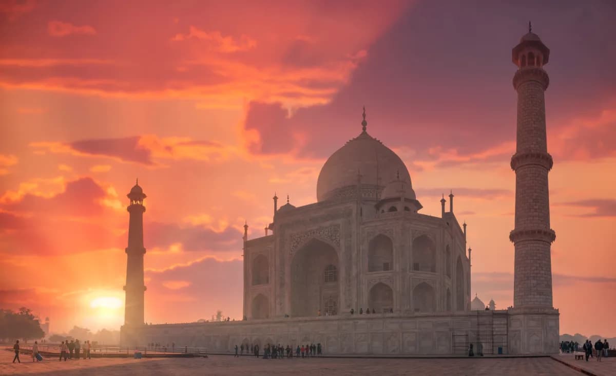 Taj Mahal at sunrise, Agra