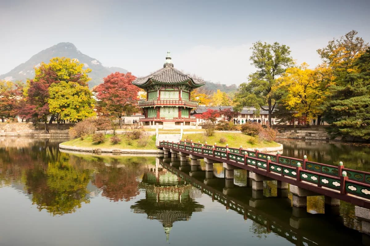 Gyeongbokgung Palace in autumn, Seoul