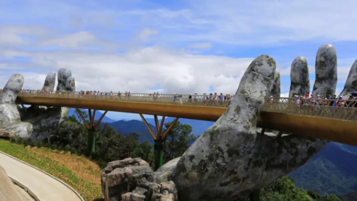 Golden Bridge at Ba Na Hills, Da Nang